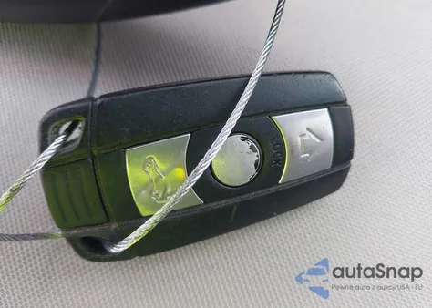 2006 BMW 330I from USA, damaged, VIN WBAVB33506PS05596